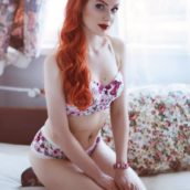 pin-up rousse